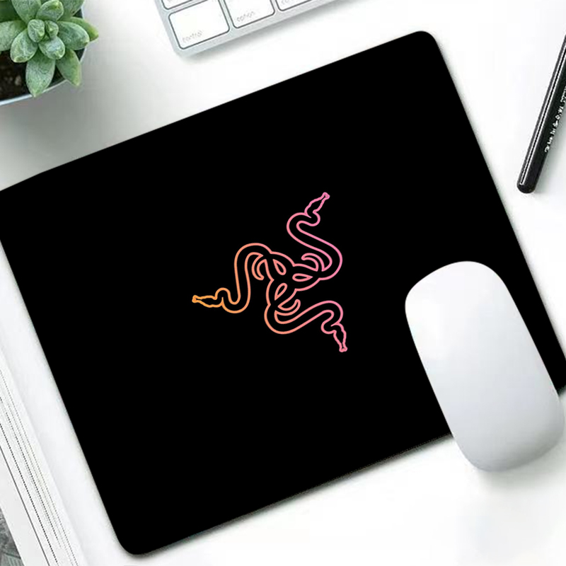Razer Luxury Mouse Pad Anime G - đánh giá và giá Laptop Accessories Gaming